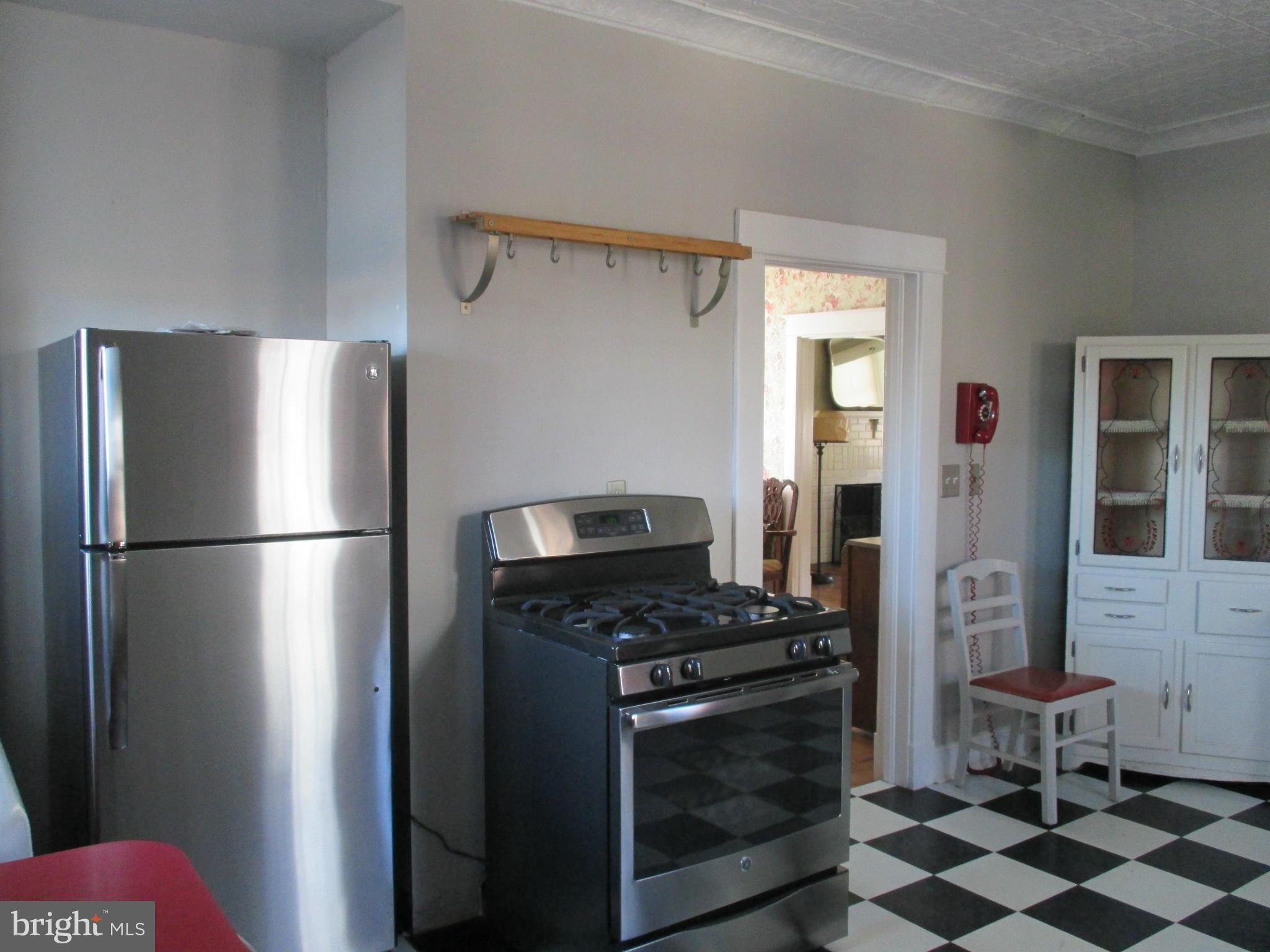 203 Mallow Hill Road Baltimore, MD 21229 - Photo 8 of 30 Kitchen with All NEW Appliances, Gas Range