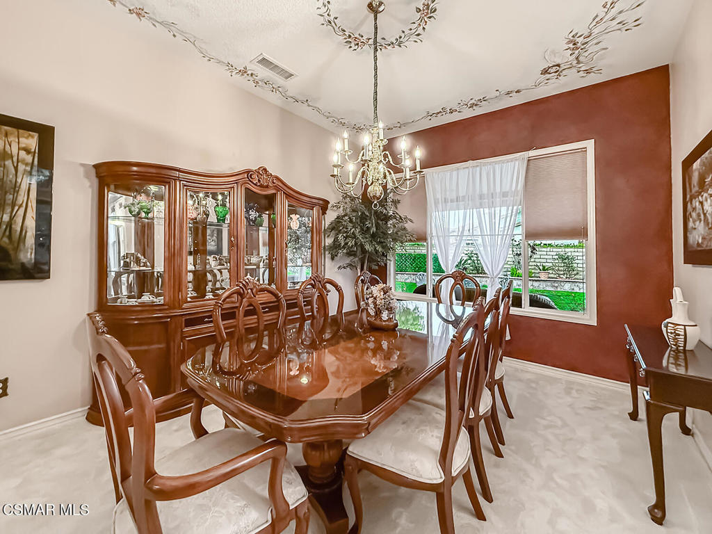 290 Culview Court Simi Valley, CA 93065 - Photo 11 of 68