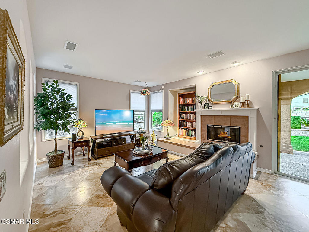 290 Culview Court Simi Valley, CA 93065 - Photo 13 of 68