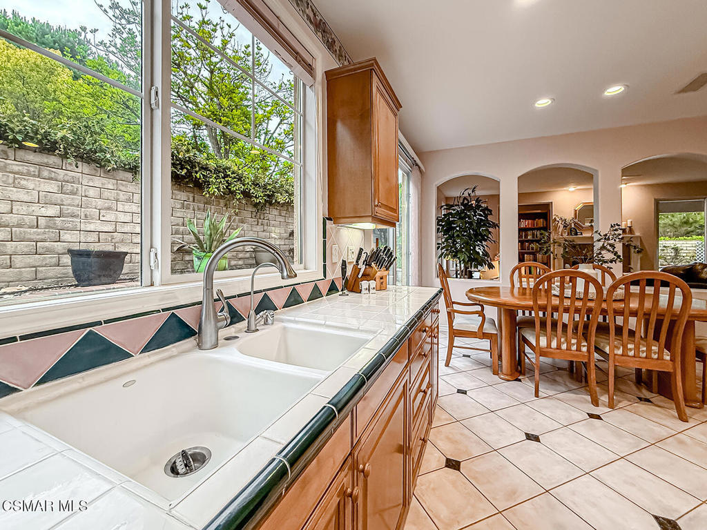 290 Culview Court Simi Valley, CA 93065 - Photo 20 of 68
