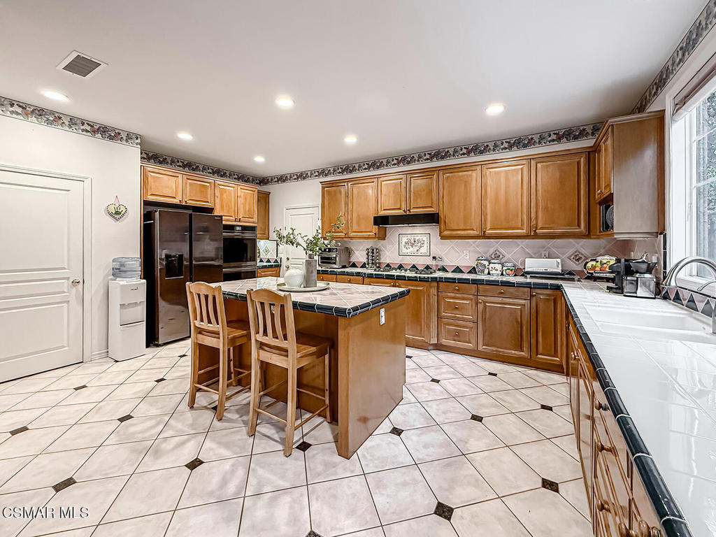 290 Culview Court Simi Valley, CA 93065 - Photo 22 of 68