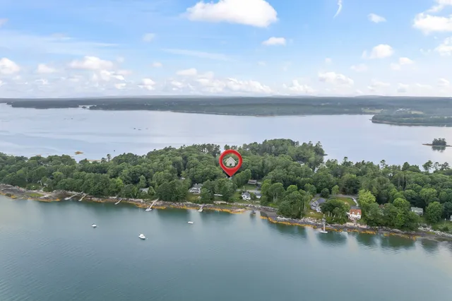 $1,275,000 | 380 Lower Flying Point Road, Freeport, ME 04032