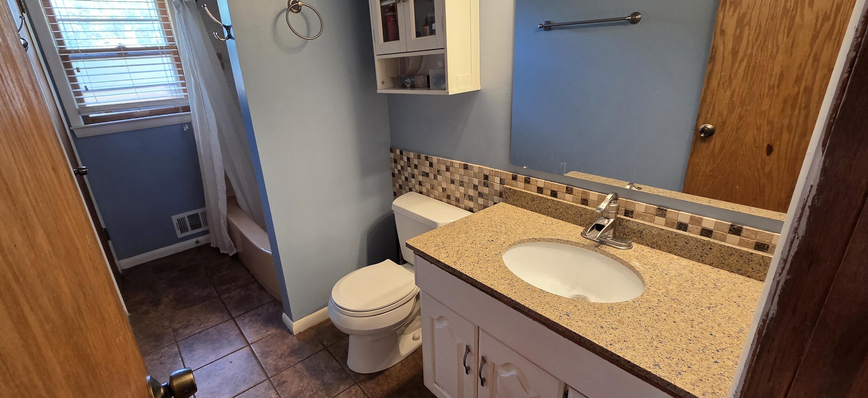 1709 Mercury Circle Racine, WI 53404 - Photo 21 of 23 Full Bath