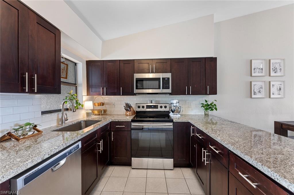 7470-7472 Field Road Fort Myers, FL 33967 - Photo 11 of 40