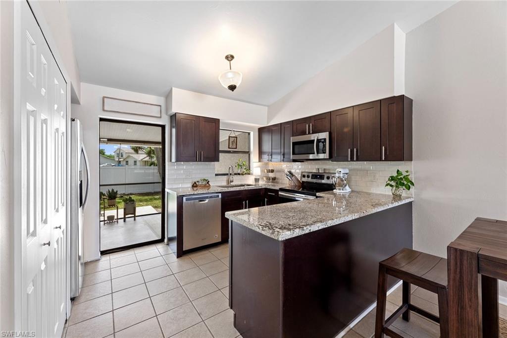 7470-7472 Field Road Fort Myers, FL 33967 - Photo 10 of 40