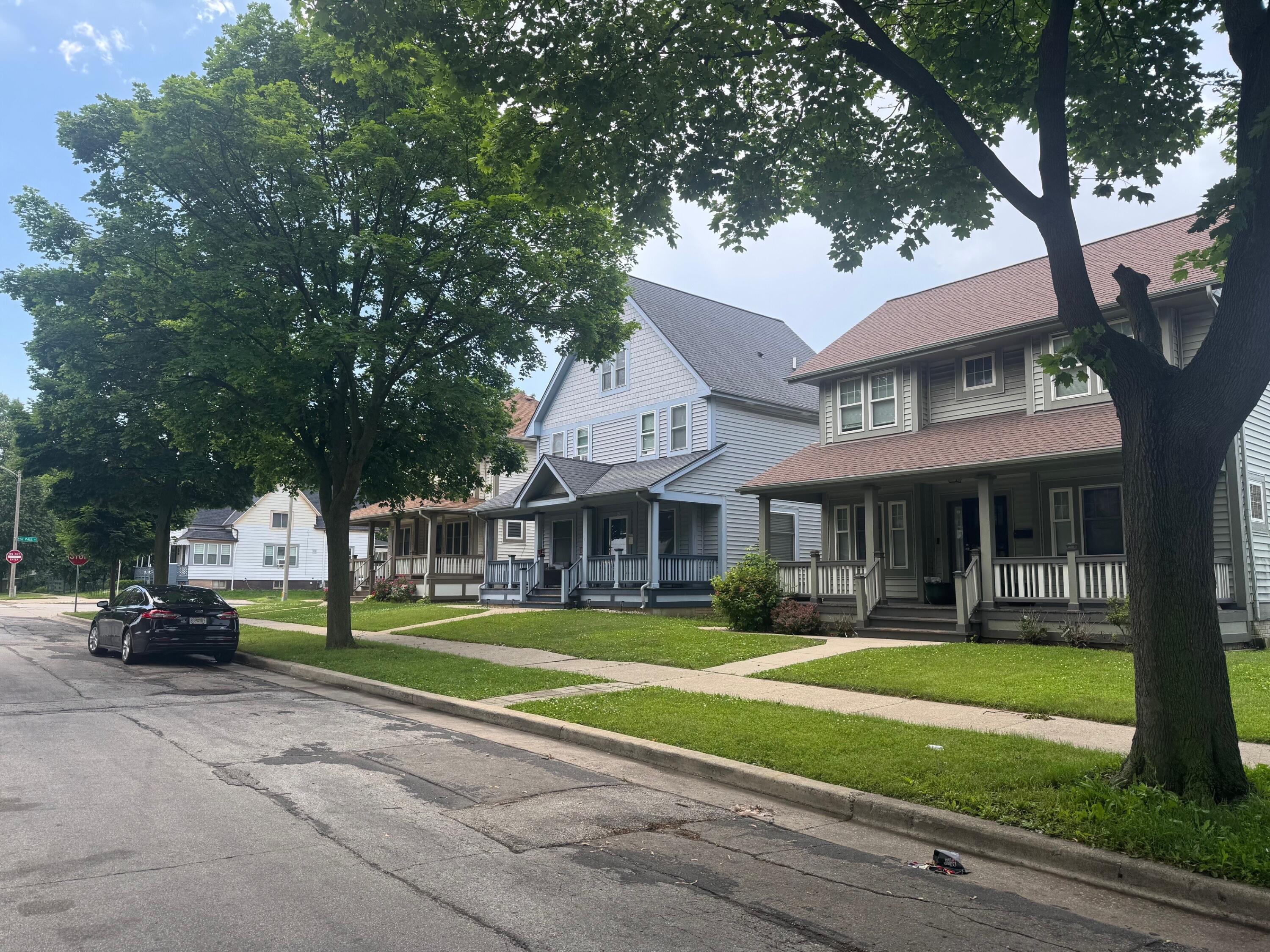 425 North 29th Street Milwaukee, WI 53208 - Photo 2 of 5 425 N 29th St street