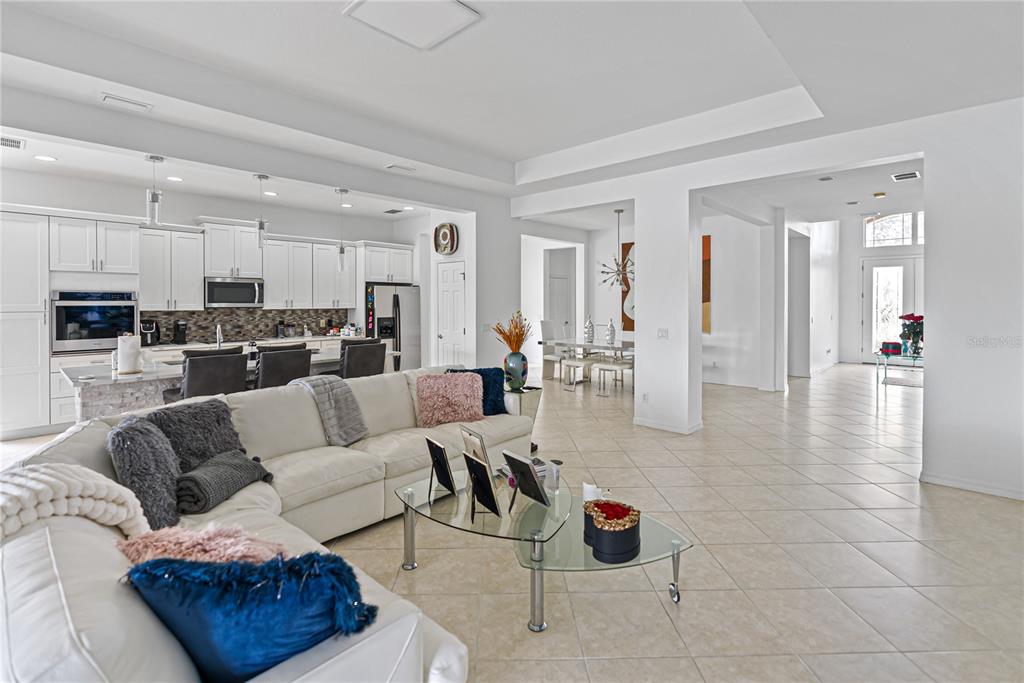 3671 Summerwind Circle Bradenton, FL 34209 - Photo 4 of 54