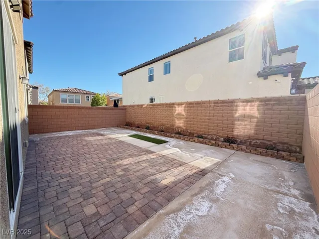 $2,500 | 8011 Cavazzo Avenue, Las Vegas, NV 89178