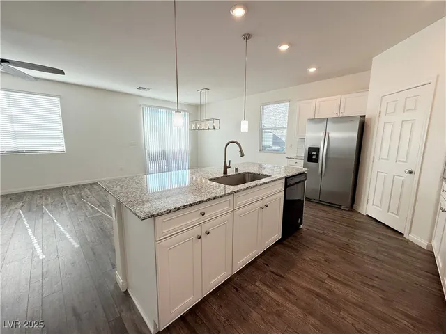 $2,500 | 8011 Cavazzo Avenue, Las Vegas, NV 89178