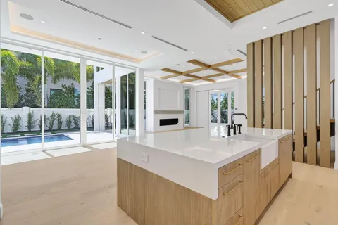$4,750,000 | 320 Grove Place, Delray Beach, FL 33444