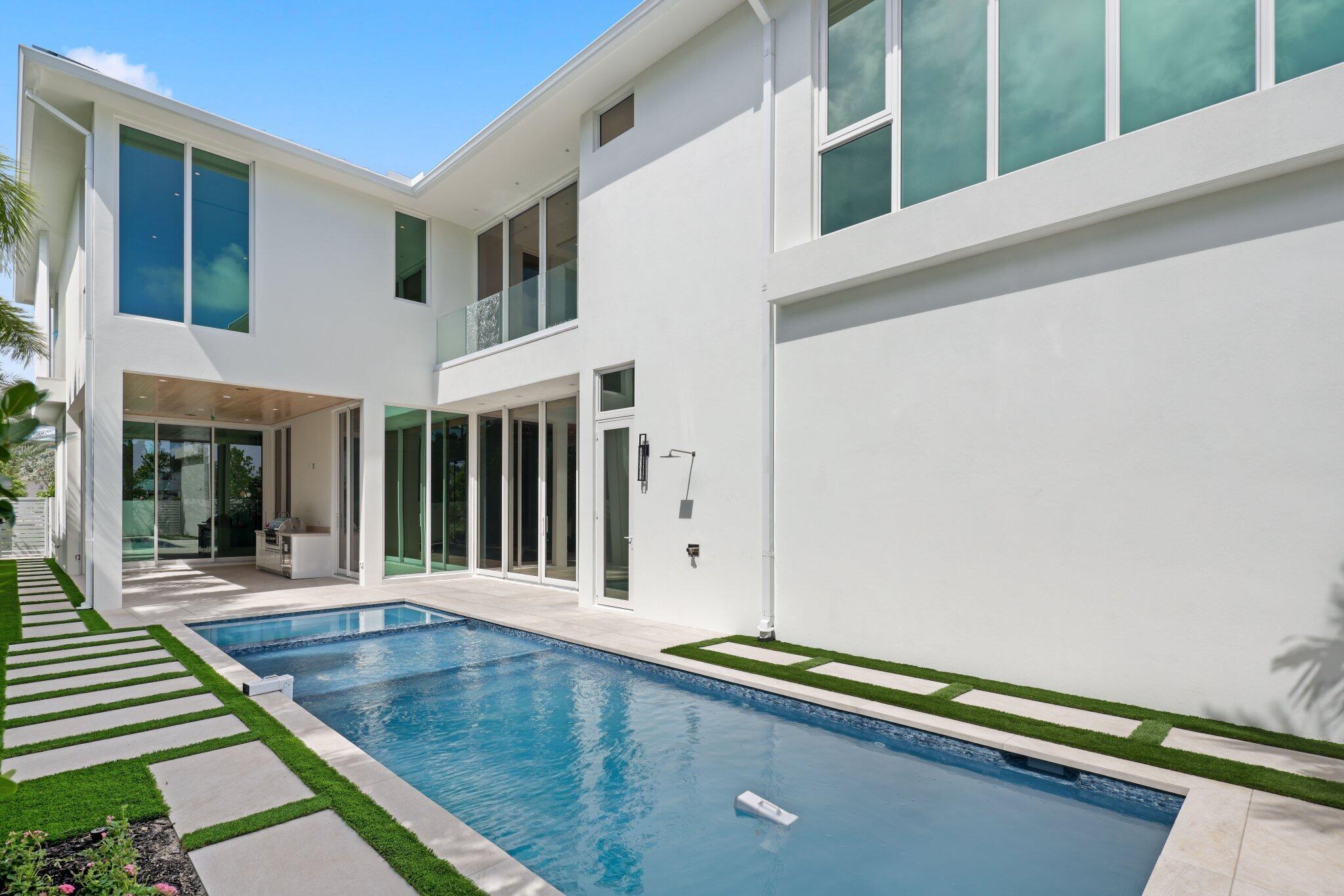 320 Grove Place Delray Beach, FL 33444 - Photo 24 of 85 Pool