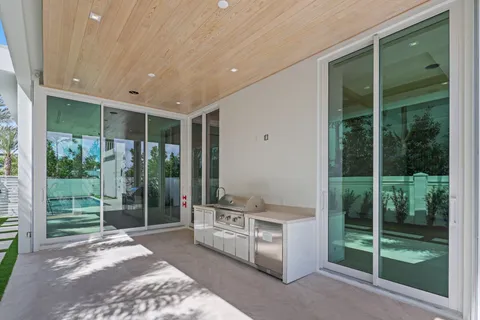 $4,750,000 | 320 Grove Place, Delray Beach, FL 33444