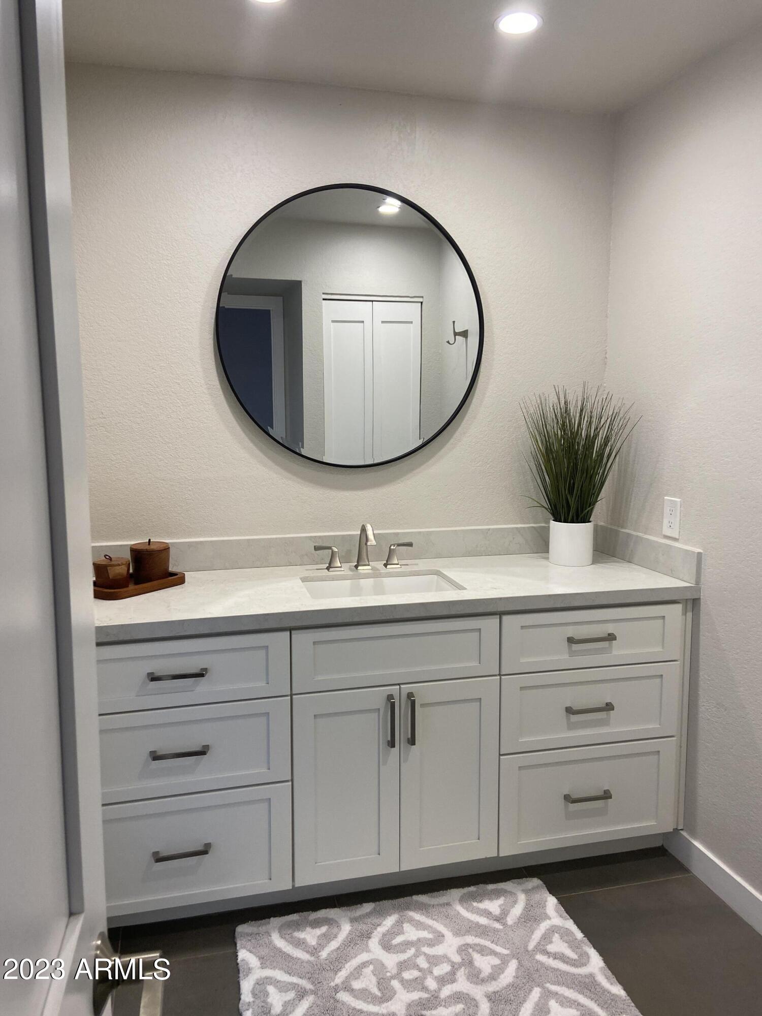 6325 North 30th Place Phoenix, AZ 85016 - Photo 18 of 22 Bath Two