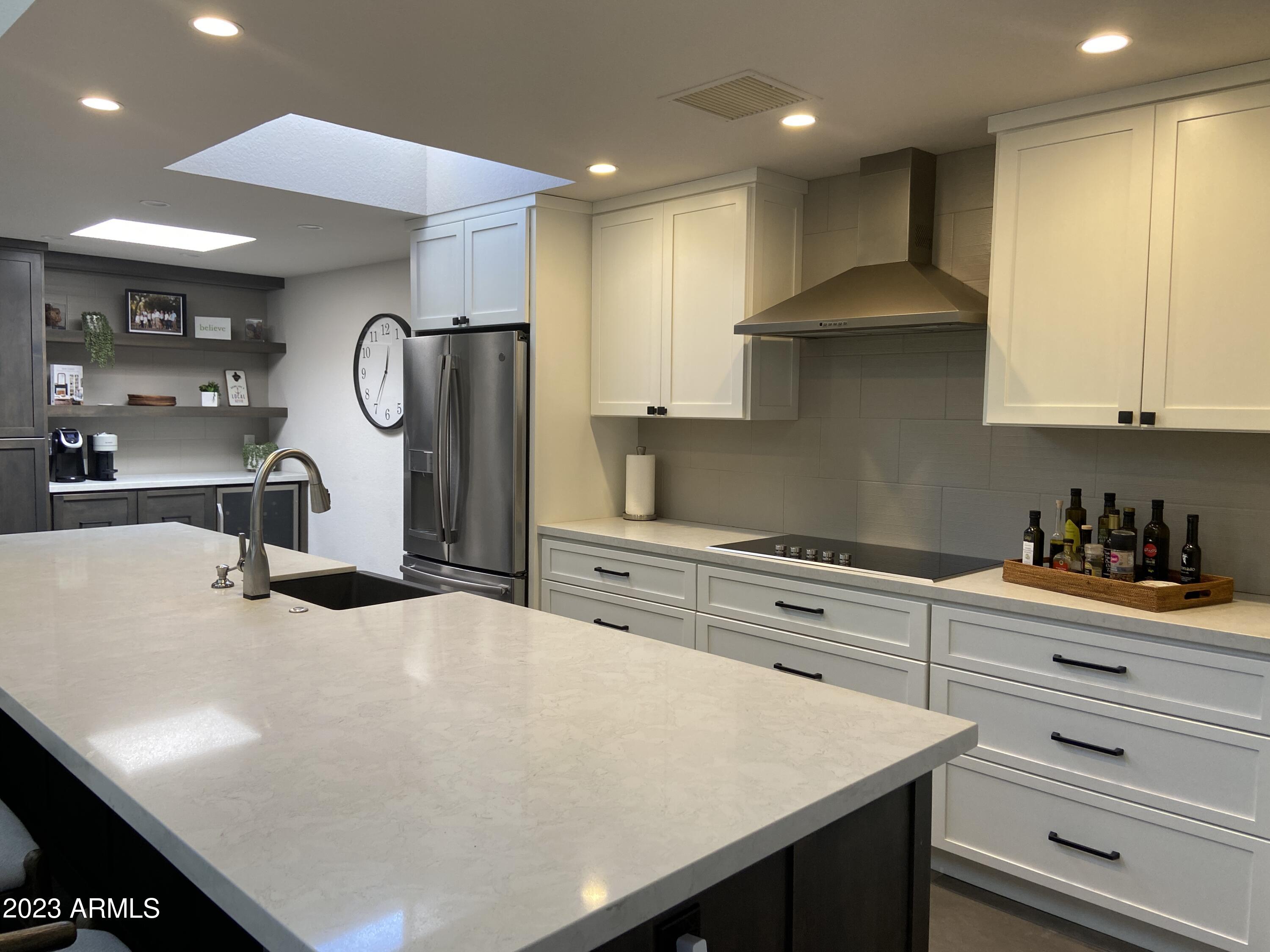 6325 North 30th Place Phoenix, AZ 85016 - Photo 8 of 22 Kitchen 3