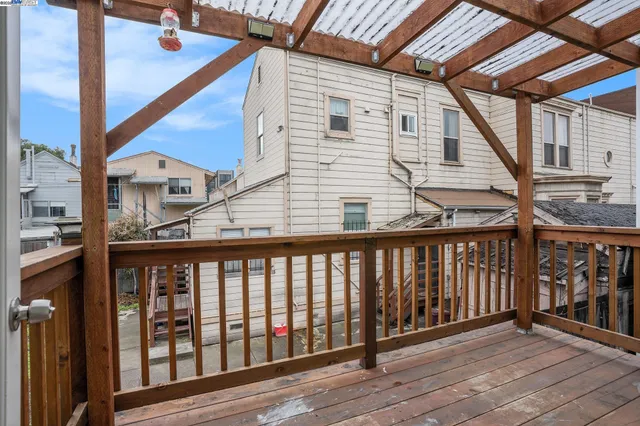 $689,000 | 185 7th Street, Oakland, CA 94607