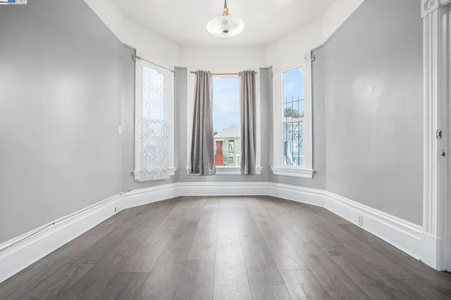 $689,000 | 185 7th Street, Oakland, CA 94607