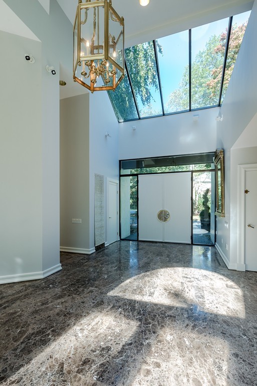 132 Yarmouth Road Brookline, MA 02467 - Photo 2 of 22