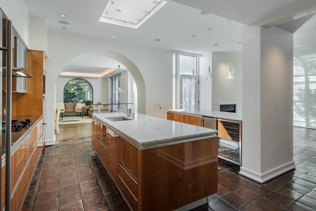 132 Yarmouth Road Brookline, MA 02467 - Photo 7 of 22