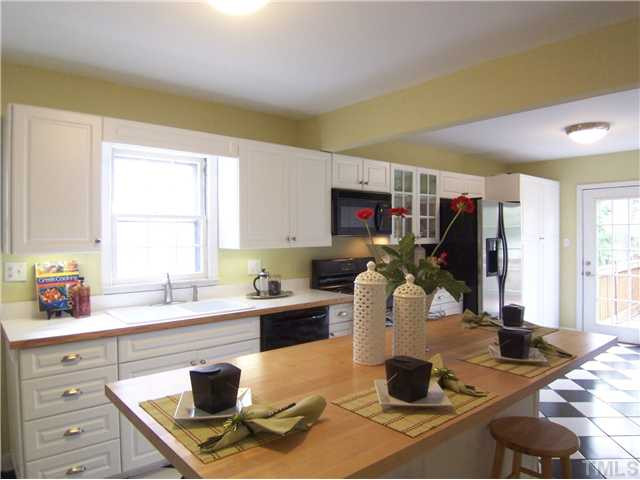 104 West Whitaker Mill Road Raleigh, NC 27608 - Photo 10 of 25 Kitchen