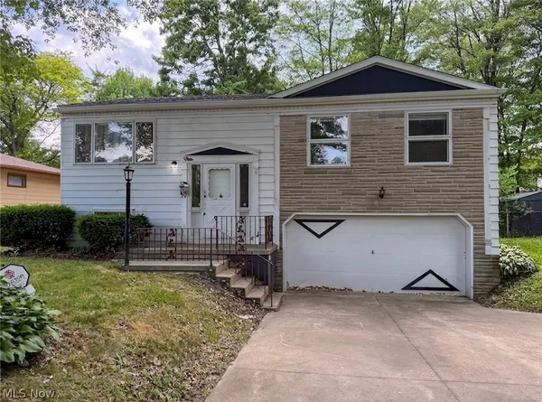 $199,000 | 2821 Tod Avenue Northwest, Warren, OH 44485