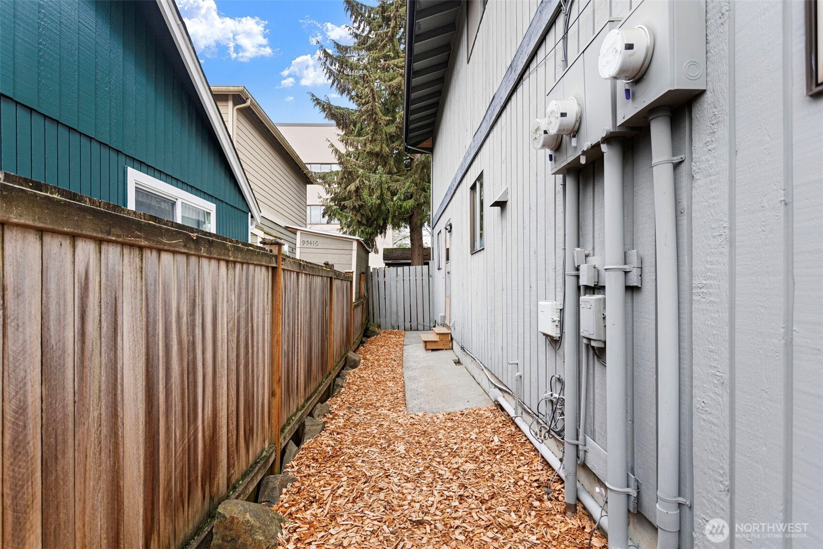 9545 Interlake Avenue North Seattle, WA 98103 - Photo 28 of 32 a view of a pathway of a building
