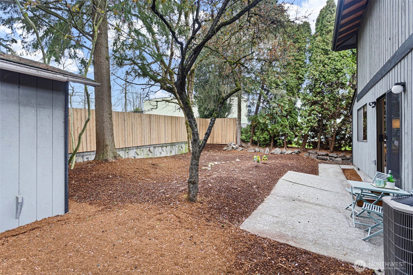 9545 Interlake Avenue North Seattle, WA 98103 - Photo 9 of 32 a view of outdoor space and yard