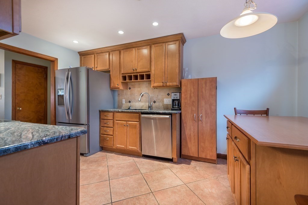 59 Revere Road Woburn, MA 01801 - Photo 9 of 25 Gallery Image 9