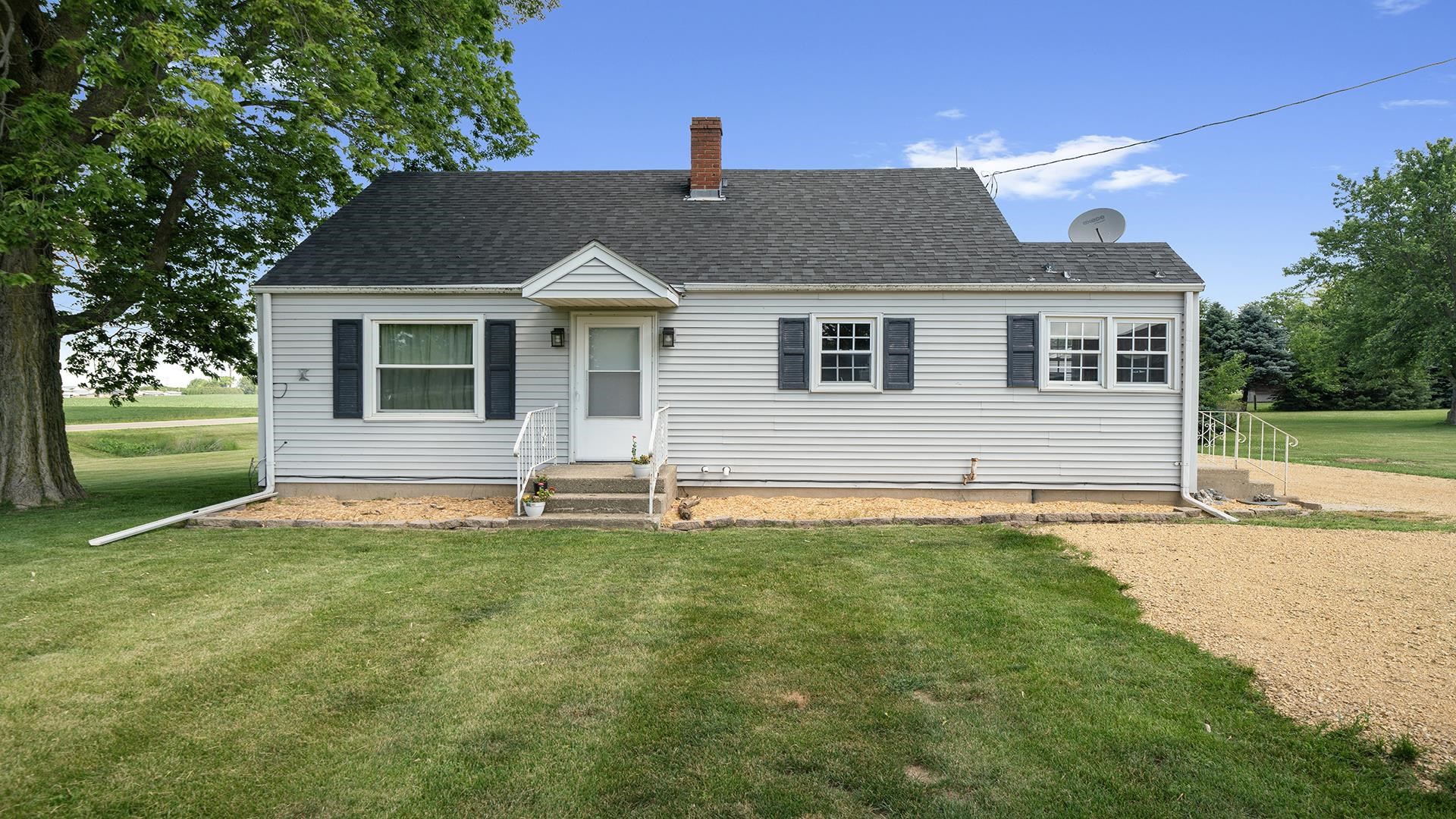 3006 East Holcomb Road Oregon, IL 61061 - Photo 2 of 28 Gallery Image 2