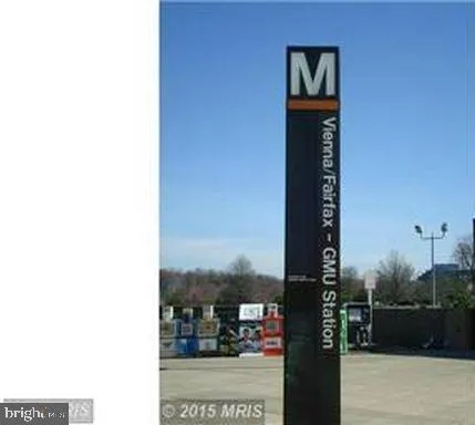 $309,900 | 9715 Kings Crown Court, Unit 202, Fairfax, VA 22031