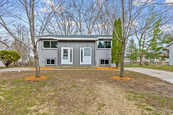 $179,900 | 571 North Montgomery Avenue, Le Center, MN 56057