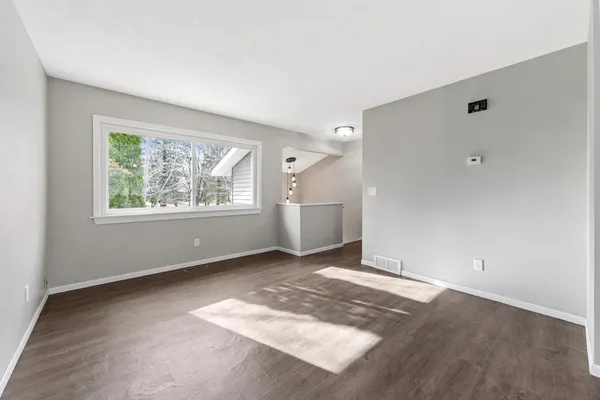 $179,900 | 571 North Montgomery Avenue, Le Center, MN 56057