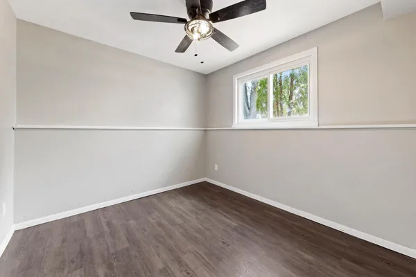 $179,900 | 571 North Montgomery Avenue, Le Center, MN 56057