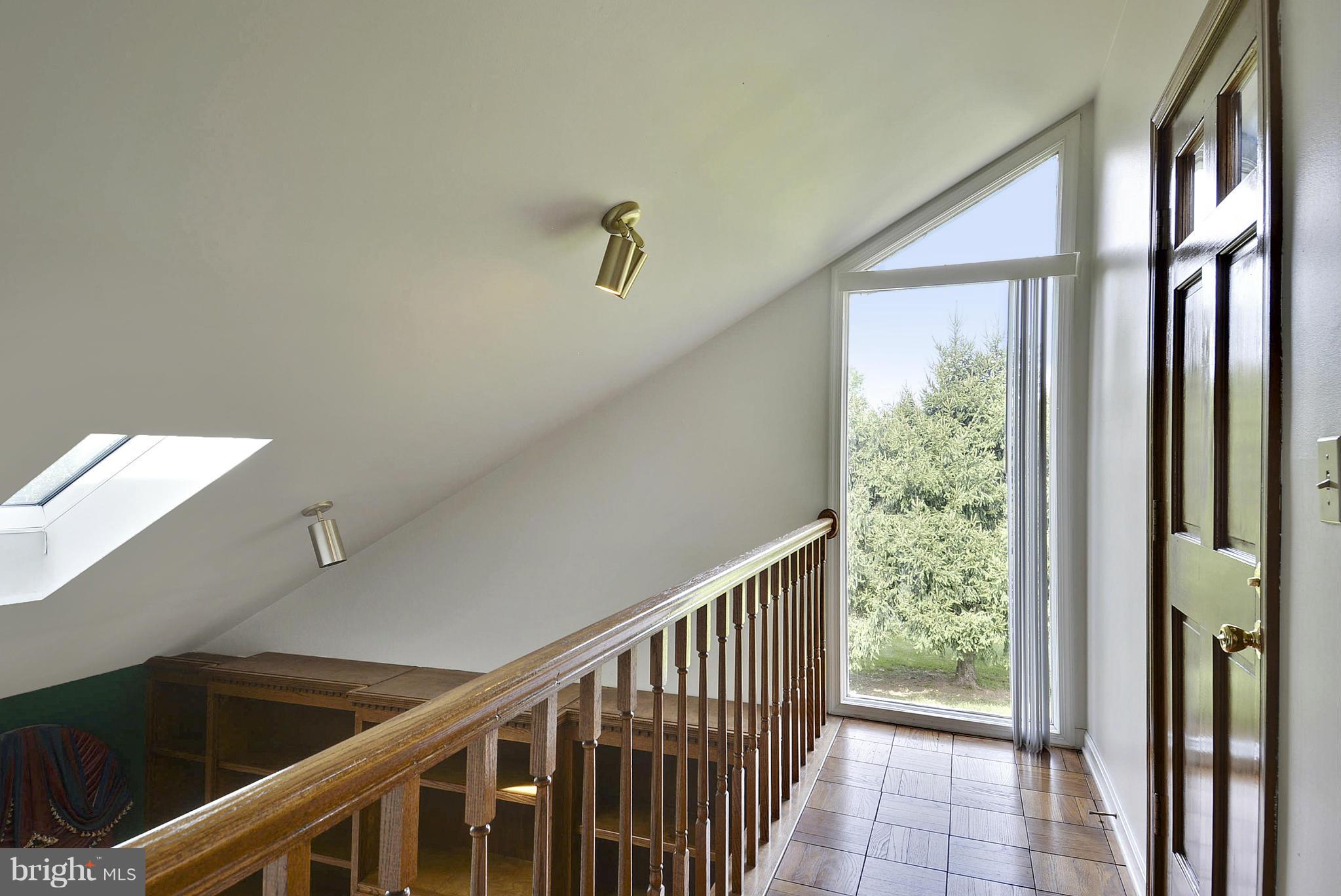 15737 Holly Grove Road Silver Spring, MD 20905 - Photo 20 of 30 MBr Suite: Hallway to upper deck & gazebo
