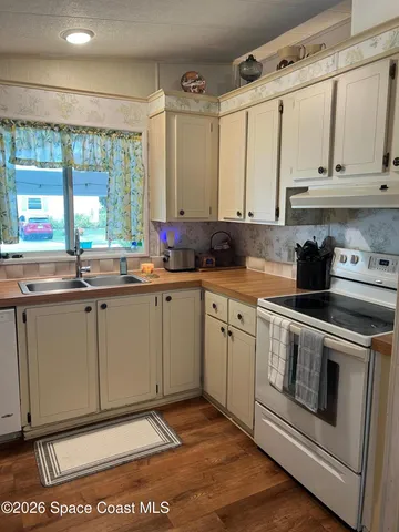 $175,000 | 1076 Royal Palm Drive, Barefoot Bay, FL 32976