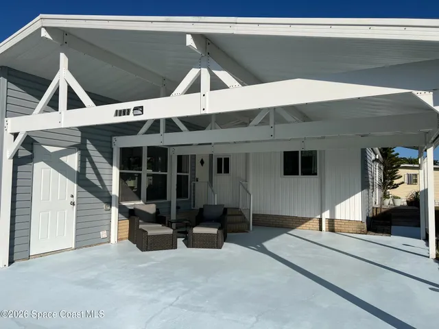 $175,000 | 1076 Royal Palm Drive, Barefoot Bay, FL 32976