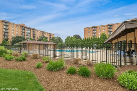 $314,000 | 1717 West Crystal Lane, Unit 701, Mount Prospect, IL 60056
