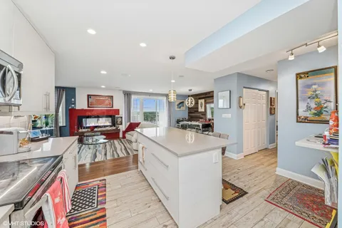 $314,000 | 1717 West Crystal Lane, Unit 701, Mount Prospect, IL 60056