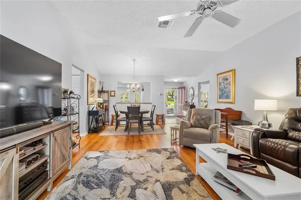 $324,900 | 121 Costa Mesa Drive, Lady Lake, FL 32159