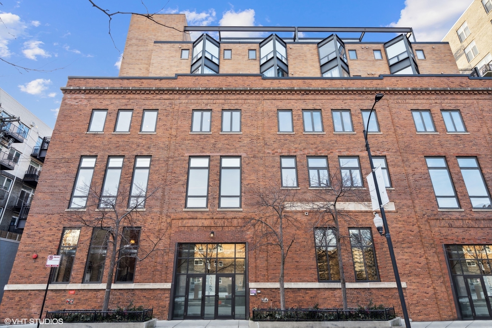 222 South Racine Avenue, Unit 607 Chicago, IL 60607 - Photo 1 of 22 front view of a building