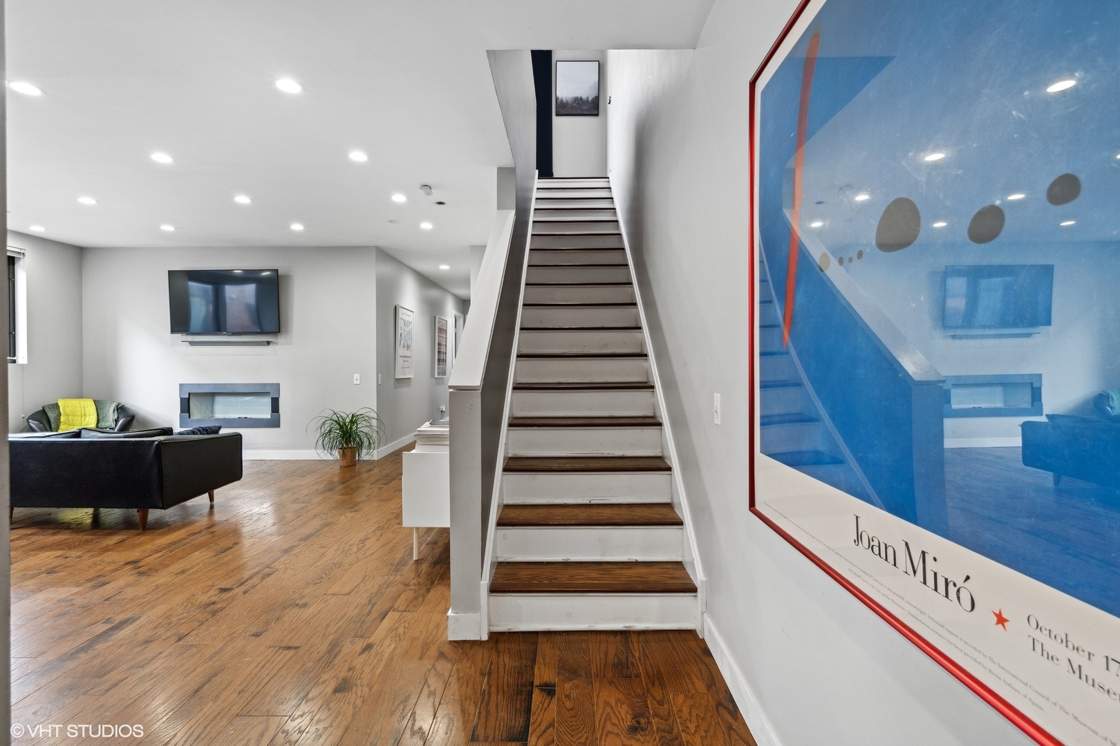 222 South Racine Avenue, Unit 607 Chicago, IL 60607 - Photo 8 of 22 a view of entryway and hall with wooden floor