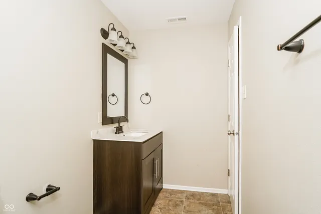 $1,805 | 622 Greenway Street, Greenwood, IN 46143