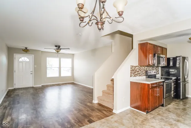 $1,805 | 622 Greenway Street, Greenwood, IN 46143