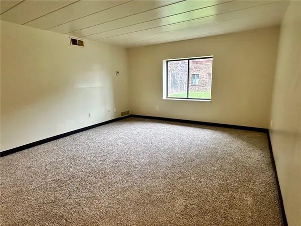 $875 | 210 Electric Avenue, Unit B1, East Pittsburgh, PA 15112