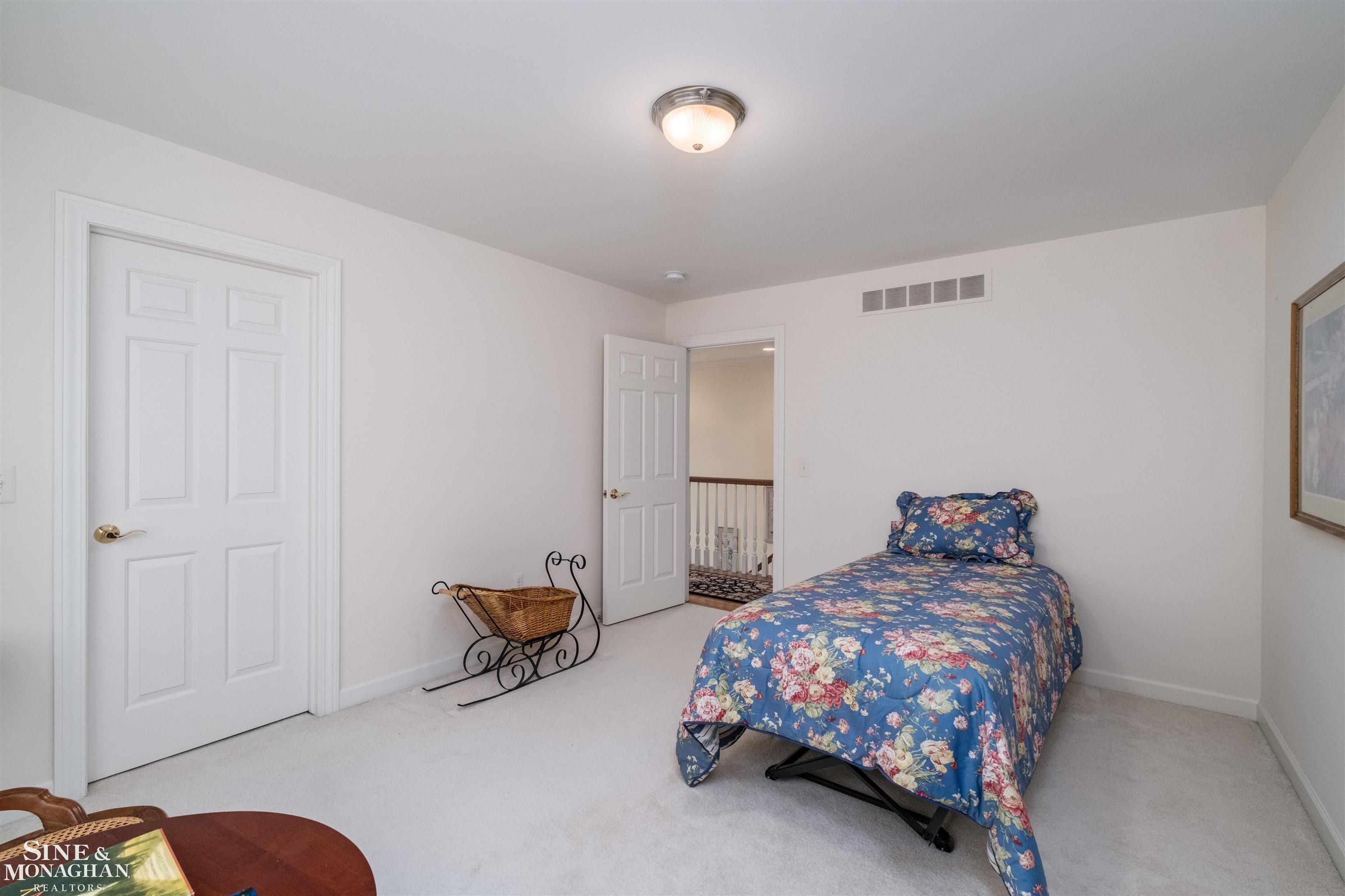 825 Bishop Road Grosse Pointe, MI 48230 - Photo 39 of 67 50189174-0517db10-a773-4745-a103-1a6e9749f9bd.JPG
