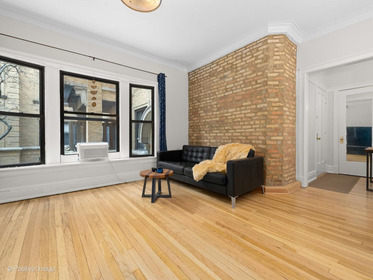 722 West Sheridan Road, Unit 1S Chicago, IL 60613 - Photo 2 of 5
