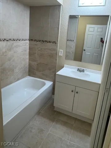 $1,750 | 2303 Northwest 37th Avenue, Cape Coral, FL 33993