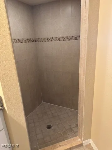 $1,750 | 2303 Northwest 37th Avenue, Cape Coral, FL 33993