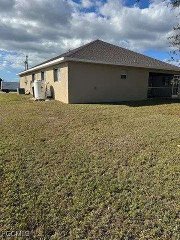 $1,750 | 2303 Northwest 37th Avenue, Cape Coral, FL 33993