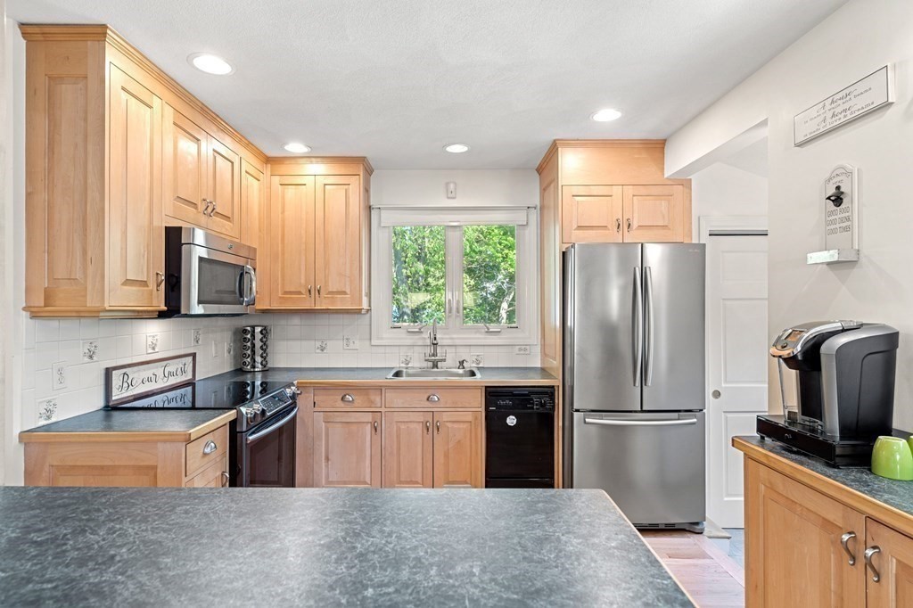 10 Milton Road Danvers, MA 01923 - Photo 4 of 25