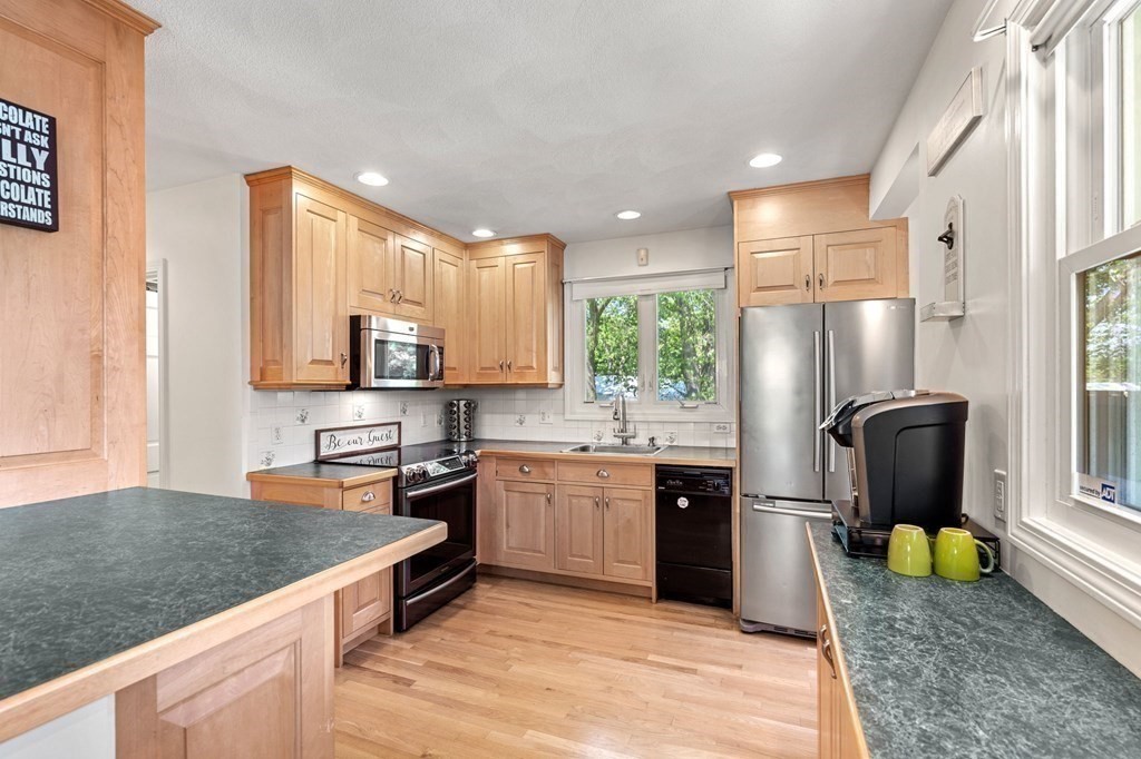 10 Milton Road Danvers, MA 01923 - Photo 6 of 25